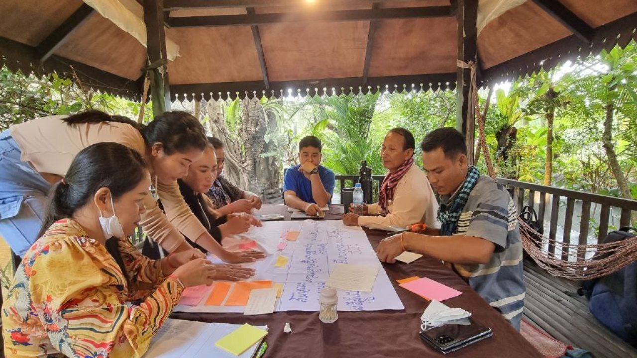 Community members meet to develop an ecotoursim plan