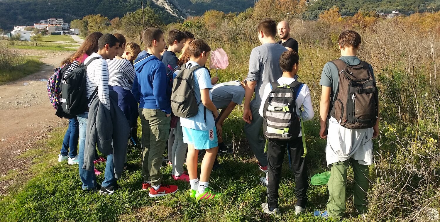 Group of students outside.