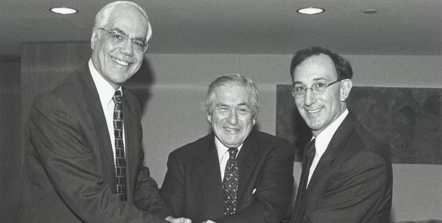 Mohamed El-Ashry du Fonds pour l'environnement mondial, James Wolfensohn de la Banque mondiale et Peter Seligmann de Conservation International lors de la création du CEPF.